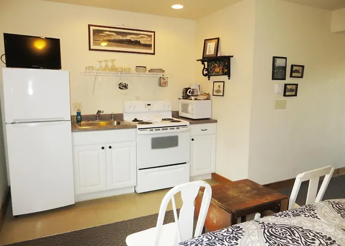 The Historic Rapids Lodge