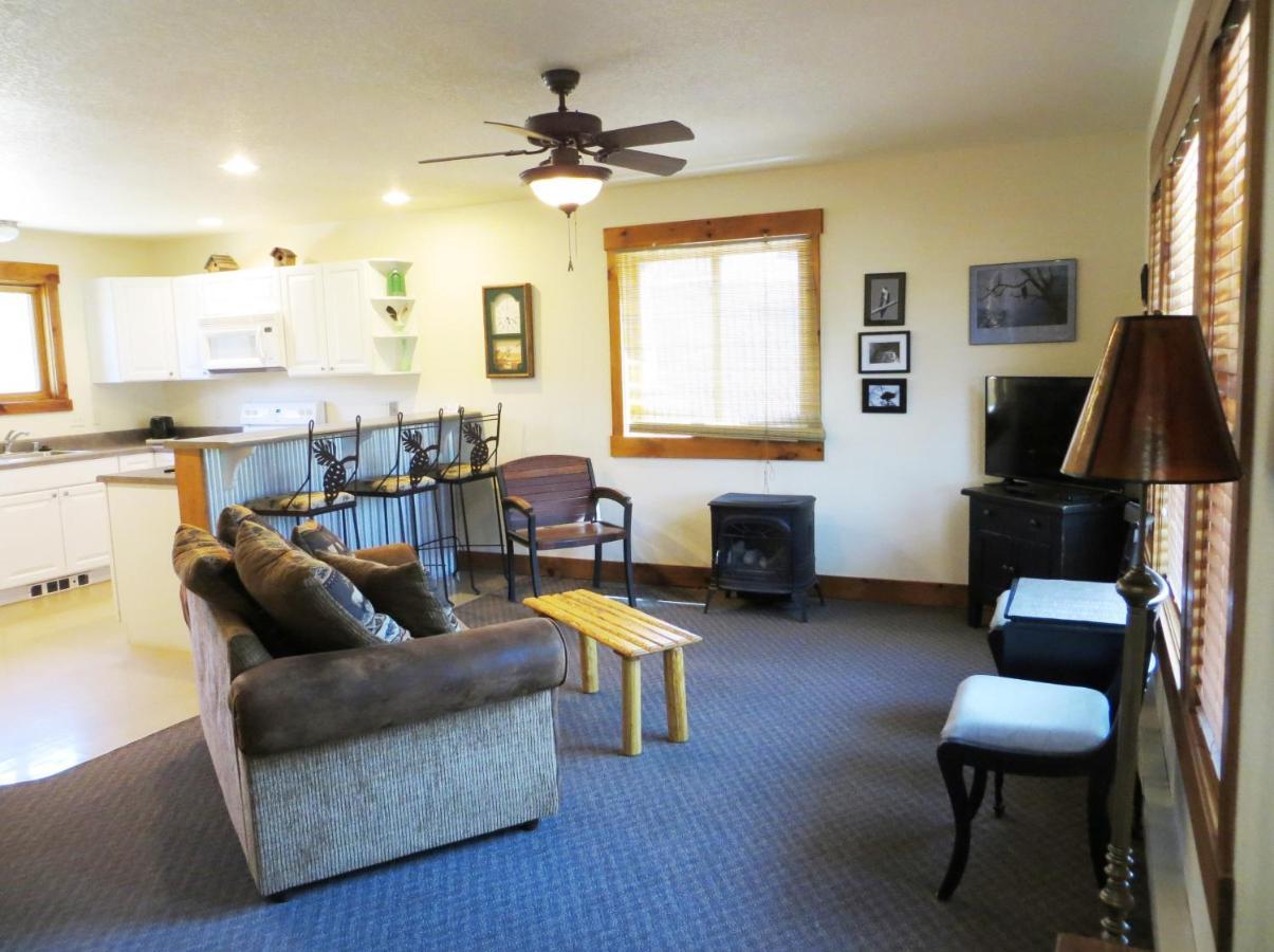 The Historic Rapids Hotel